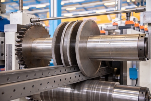 Applications du profilage de tôle dans les secteurs industriels