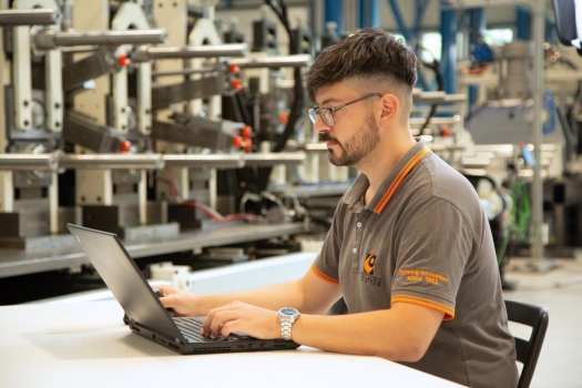 Conectividade: o ecossistema PLC-HMI-ERP como infraestrutura inteligente das linhas de perfilagem
